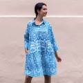 Tunika plażowa, idealna na plażę i spacery po miasteczkach, kiedy cieszysz się wypoczynkiem w upalne dni. Antica Sartoria dla ColorFiesta.pl. Wybór wielu rozmiarów.
