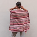 Narzutka boho z Peru. Narzutka z alpaki, narzutka kaszmirowa z super wełny prosto z Peru. Ponczo do wszystkich stylizacji najwyższej jakości.