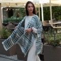 Narzutka boho z Peru. Narzutka z alpaki, narzutka kaszmirowa z super wełny prosto z Peru. Ponczo do wszystkich stylizacji najwyższej jakości.