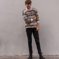 Beżowy męski sweter z wełną z alpaki z Peru. Sweter unisex. Unikalne wzory, inspirowane peruwiańską kulturą, oraz komfortowy krój. Sweter dla niej i dla niego. Prawdziwa alpaka. Męski sweter Etno.