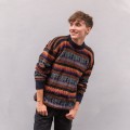 Granatowo pomarańczowy męski sweter z wełną z alpaki z Peru. Sweter unisex. Unikalne wzory, inspirowane peruwiańską kulturą, oraz komfortowy krój. Sweter dla niej i dla niego. Prawdziwa alpaka. Męski sweter Etno.