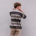 Szaro beżowy pomarańczowy męski sweter z wełną z alpaki z Peru. Sweter unisex. Unikalne wzory, inspirowane peruwiańską kulturą, oraz komfortowy krój. Sweter dla niej i dla niego. Prawdziwa alpaka. Męski sweter Etno.