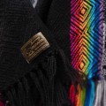 Miękki szal z Peru z domieszką z wełny alpaki. Czarny szal damski Machu Picchu z Peru. Piękny szal z domieszką wełny z alpaki. Szal męski czarno biały na zimę.
