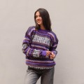 Fioletowy sweter z wełną z alpaki z Peru. Sweter unisex. Unikalne wzory, inspirowane peruwiańską kulturą, oraz komfortowy krój. Sweter dla niej i dla niego. Prawdziwa alpaka.