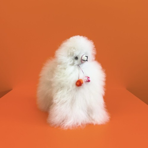 Lama z Peru z futra z alpaki brązowa. Lama z 100% futra baby alpaka. Inkari Alpaka maskotka dla alergików prezent 100% wełna z Peru. Lama ozdoba do domu. Ekskluzywna lama z wełny z alpaki.