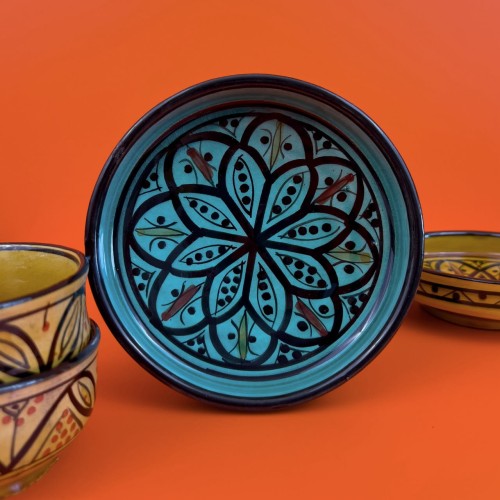 Ceramiczna miseczka na przekąski z Maroka. Ceramiczna miseczka na dipy z Maroka. Ceramiczna miska z Maroka. Ceramika z Maroka. Ceramiczne wyroby z Maroka. Ceramiczne zastawy najwyższej jakości, rękodzieło.