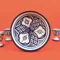 Ceramiczna miseczka na przekąski z Maroka. Ceramiczna miseczka na dipy z Maroka. Ceramiczna miska z Maroka. Ceramika z Maroka. Ceramiczne wyroby z Maroka. Ceramiczne zastawy najwyższej jakości, rękodzieło.. Biało niebieska.