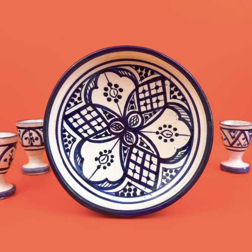 Ceramiczna miseczka na przekąski z Maroka. Ceramiczna miseczka na dipy z Maroka. Ceramiczna miska z Maroka. Ceramika z Maroka. Ceramiczne wyroby z Maroka. Ceramiczne zastawy najwyższej jakości, rękodzieło.. Biało niebieska.